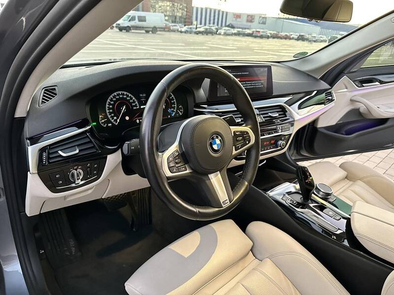 Срочная продажа авто BMW 5 Series фото 2