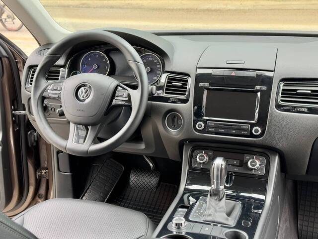 Срочная продажа авто Volkswagen Touareg фото 2