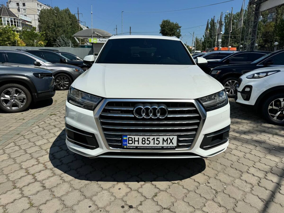 Срочная продажа авто Audi Q7 фото 1