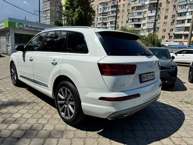 Срочная продажа авто Audi Q7 фото 4