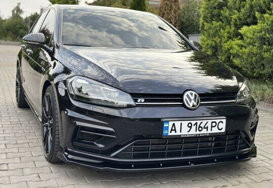 Срочная продажа авто  Volkswagen Golf R фото 1