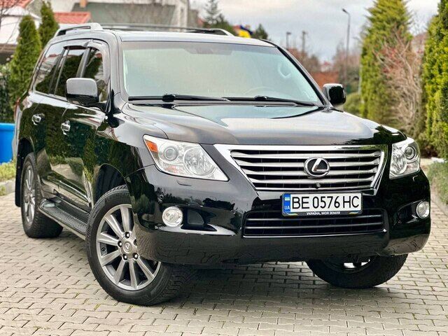 Срочная продажа авто Lexus LX 570 фото 2