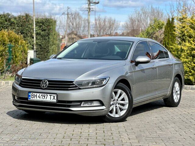 Срочная продажа авто Volkswagen Passat B8 фото 6