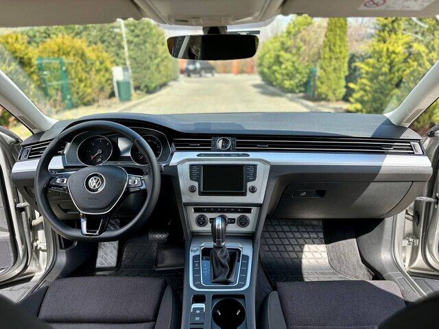 Срочная продажа авто Volkswagen Passat B8 фото 2