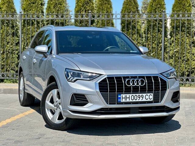 Срочная продажа авто Audi Q3 фото 1