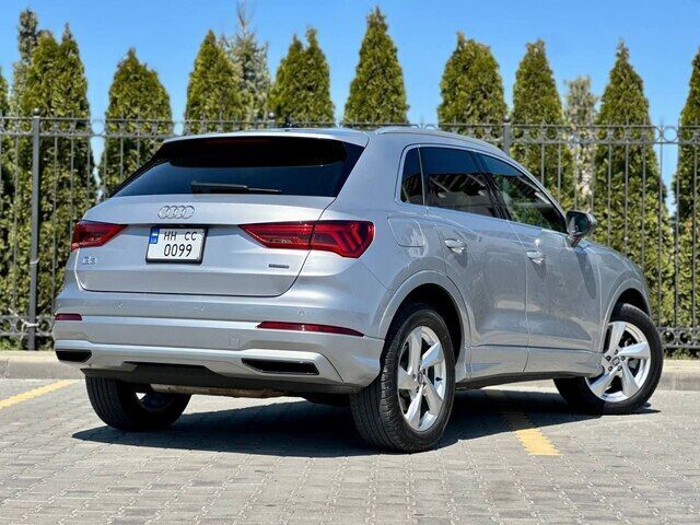 Срочная продажа авто Audi Q3 фото 5