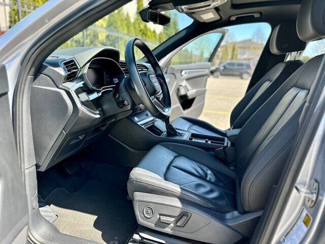 Срочная продажа авто Audi Q3 фото 3
