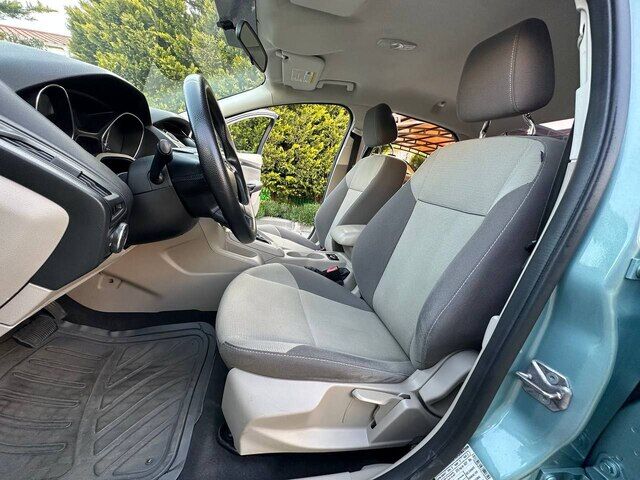Срочная продажа авто Ford Focus фото 5