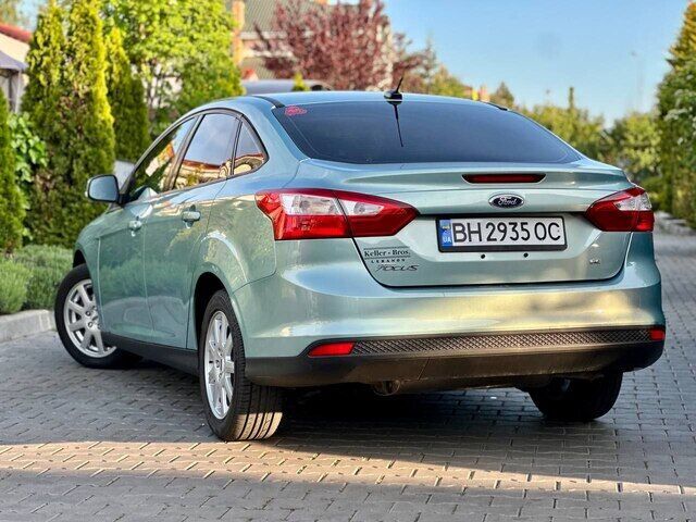 Срочная продажа авто Ford Focus фото 3