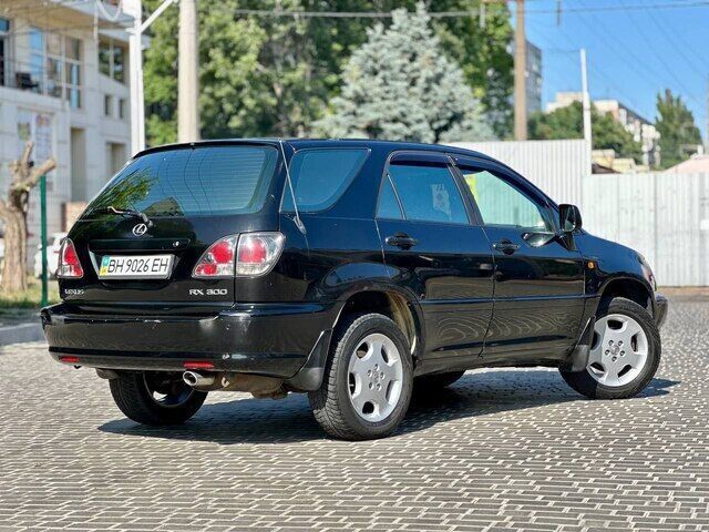 Срочная продажа авто Lexus RX 300 фото 3
