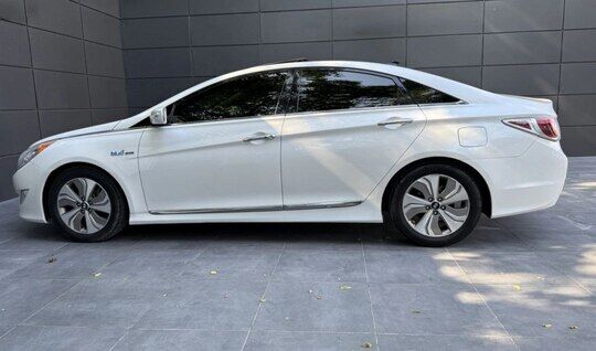 Срочная продажа авто Hyundai Sonata фото 8