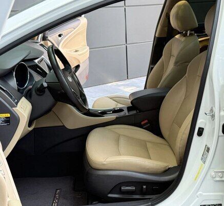 Срочная продажа авто Hyundai Sonata фото 4