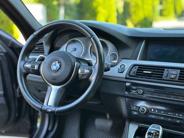 Срочная продажа авто BMW 5 Series фото 3