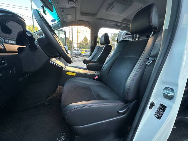Срочная продажа авто Toyota Vellfire фото 3