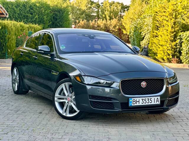 Срочная продажа авто Jaguar XE фото 1