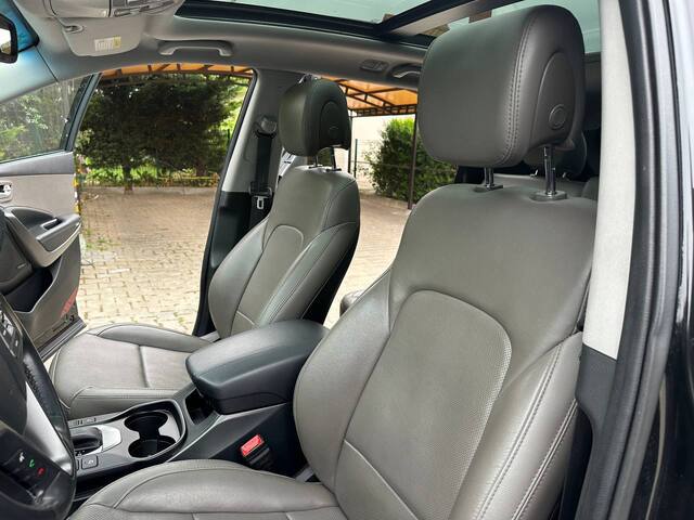 Срочная продажа авто Hyundai Santa Fe фото 3