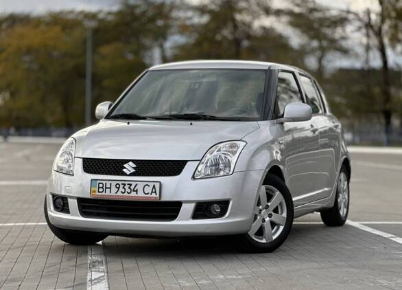 Срочная продажа авто Suzuki Swift фото 1