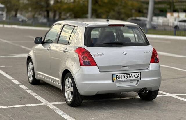 Срочная продажа авто Suzuki Swift фото 6