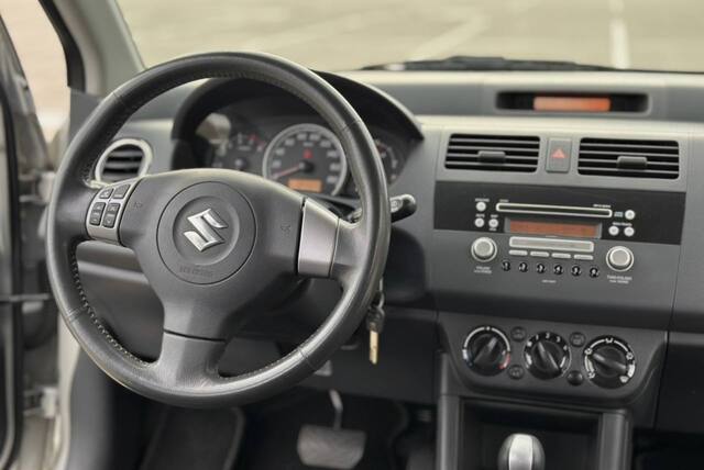 Срочная продажа авто Suzuki Swift фото 5