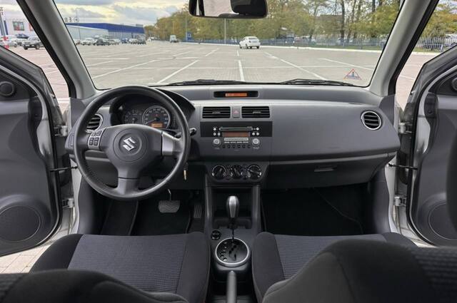 Срочная продажа авто Suzuki Swift фото 4