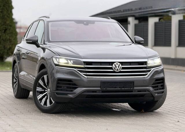 Срочная продажа авто Volkswagen Toureg фото 1