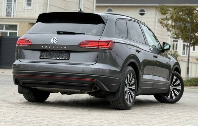 Срочная продажа авто Volkswagen Toureg фото 7