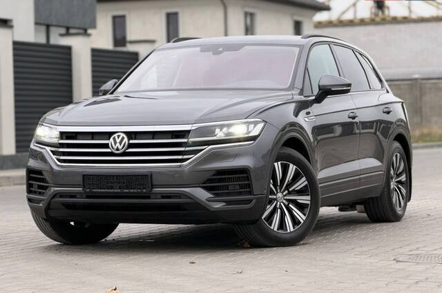 Срочная продажа авто Volkswagen Toureg фото 6