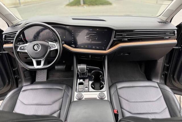 Срочная продажа авто Volkswagen Toureg фото 4