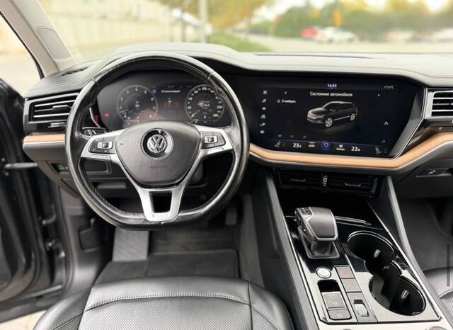 Срочная продажа авто Volkswagen Toureg фото 3