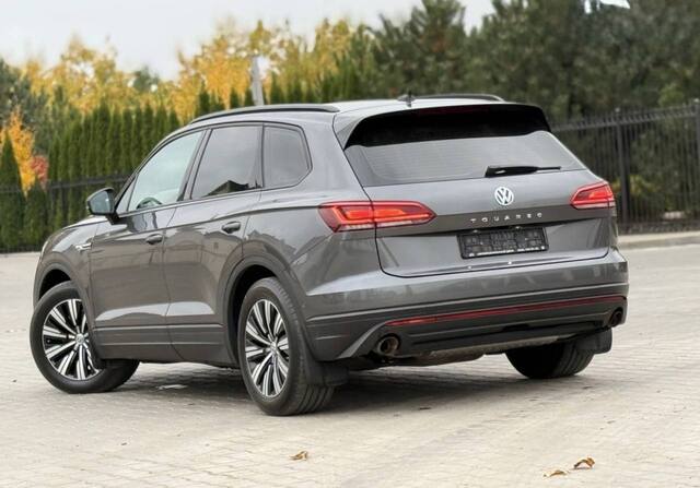 Срочная продажа авто Volkswagen Toureg фото 2