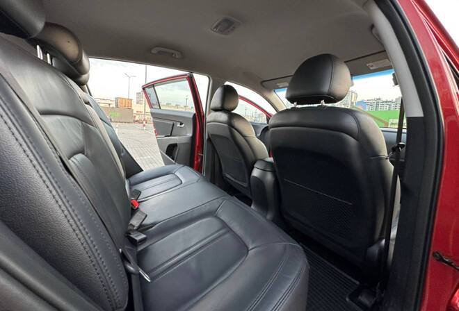 Срочная продажа авто Kia Sportage фото 4