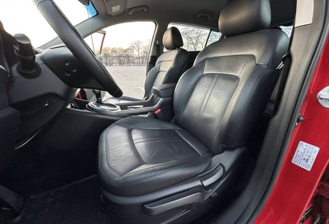 Срочная продажа авто Kia Sportage фото 2