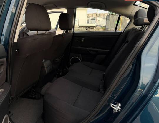 Срочная продажа авто Mazda 3 фото 5