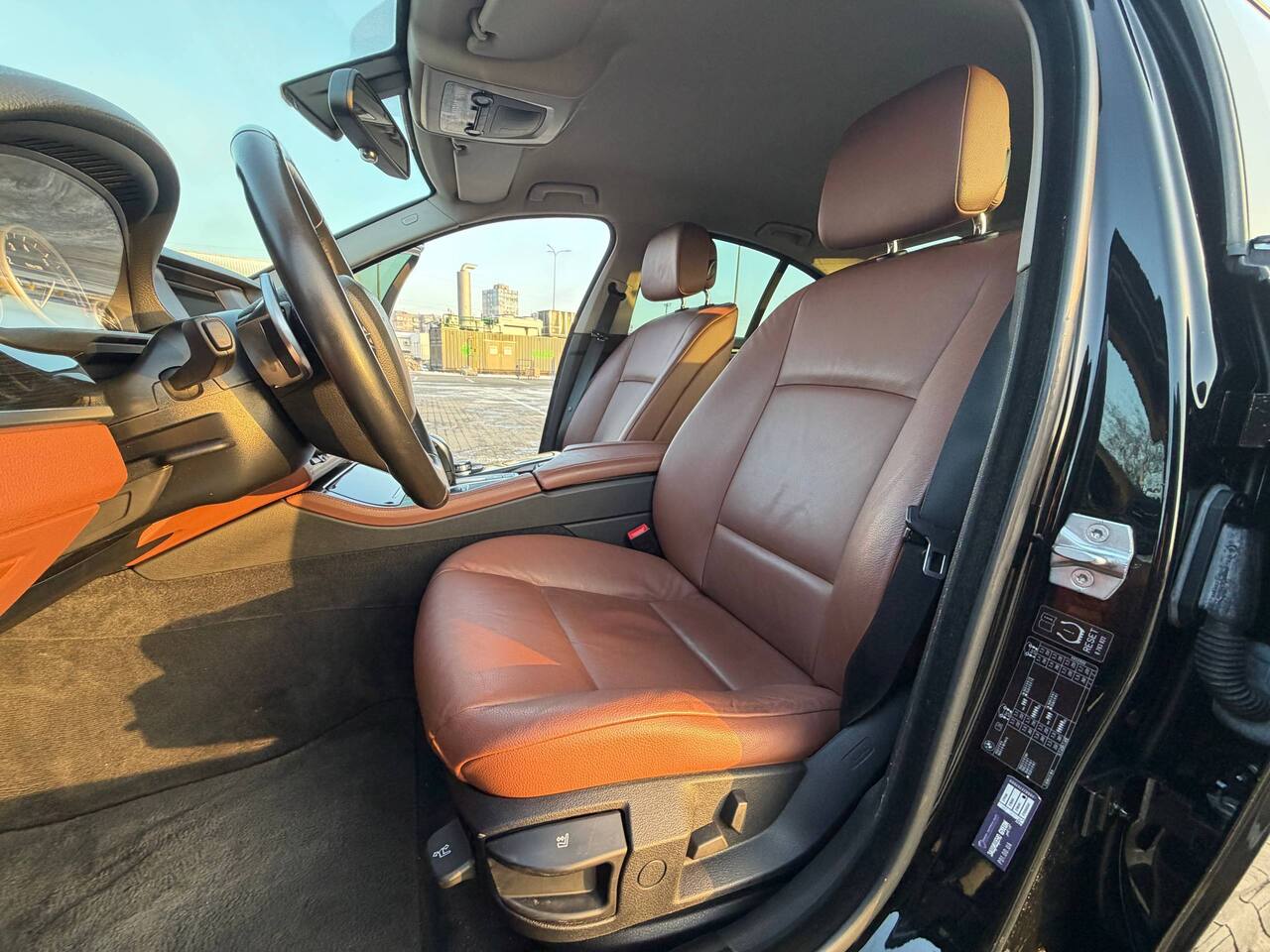 Срочная продажа авто BMW 5 Series фото 6