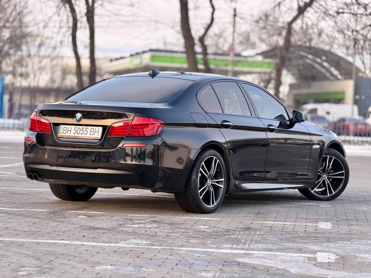 Срочная продажа авто BMW 5 Series фото 2
