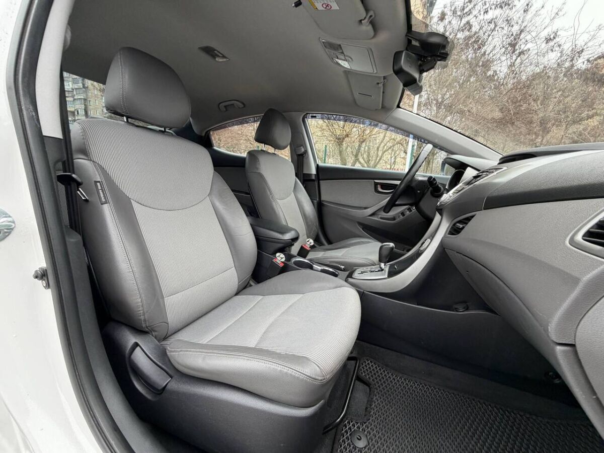 Срочная продажа авто Hyundai Elantra фото 3