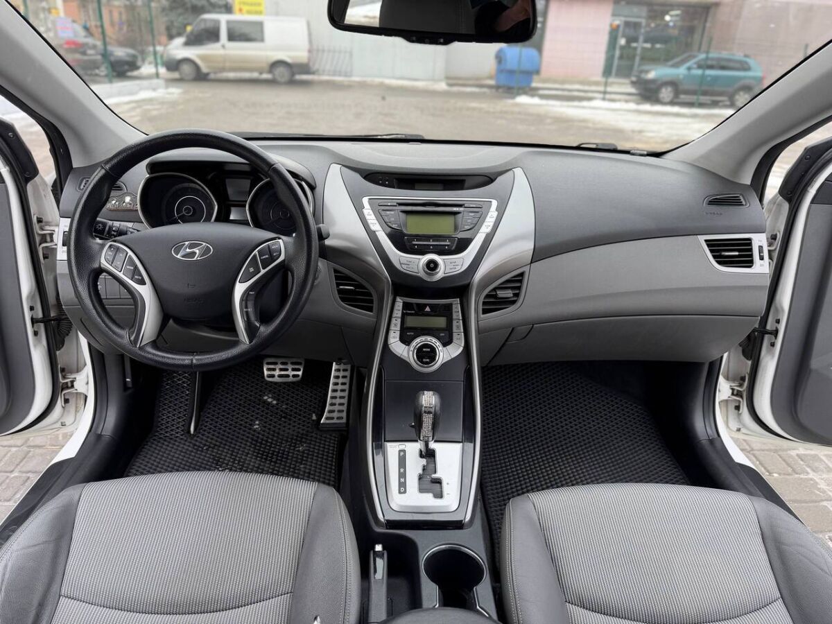 Срочная продажа авто Hyundai Elantra фото 2
