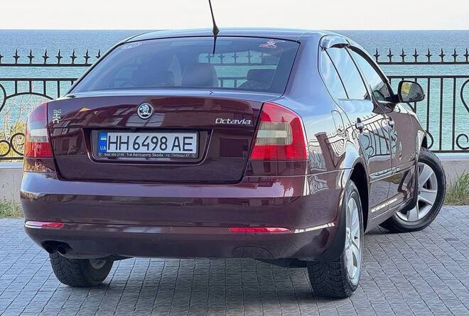 Срочная продажа авто Skoda Octavia фото 7