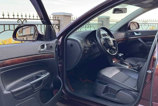 Срочная продажа авто Skoda Octavia фото 2