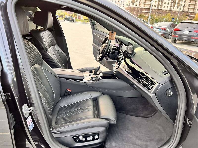 Срочная продажа авто BMW 5-series фото 2