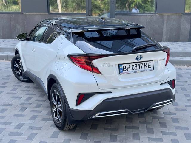 Срочная продажа авто Toyota C-HR Hybrid  фото 6