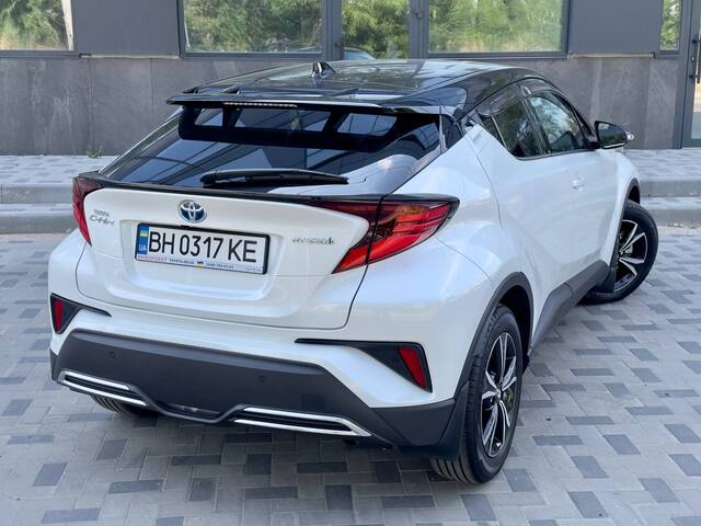 Срочная продажа авто Toyota C-HR Hybrid  фото 2