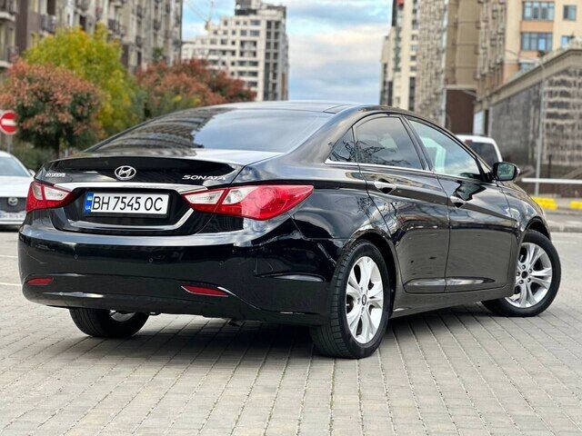 Срочная продажа авто Hyundai Sonata фото 4