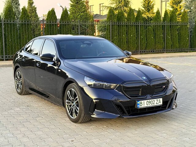 Срочная продажа авто BMW i5 фото 4