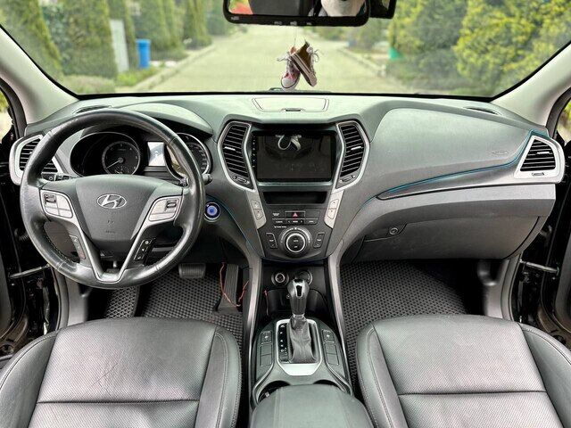 Срочная продажа авто Hyundai Santa Fe фото 2