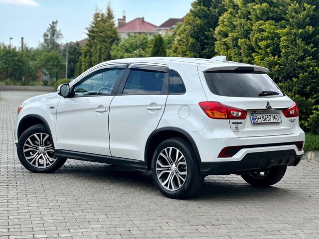 Срочная продажа авто Mitsubishi Outlander Sport фото 4