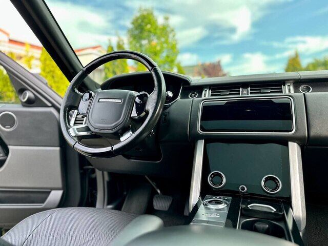 Срочная продажа авто Land Rover Range Rover Vogue фото 7