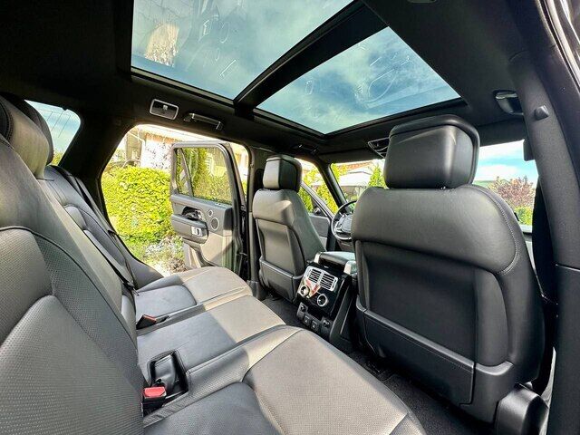 Срочная продажа авто Land Rover Range Rover Vogue фото 5