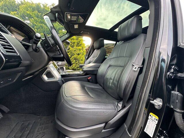 Срочная продажа авто Land Rover Range Rover Vogue фото 2