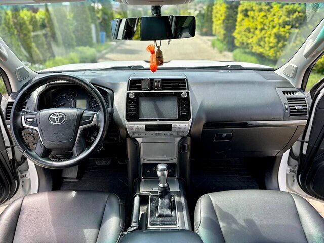 Срочная продажа авто Toyota Land Cruiser Prado фото 2
